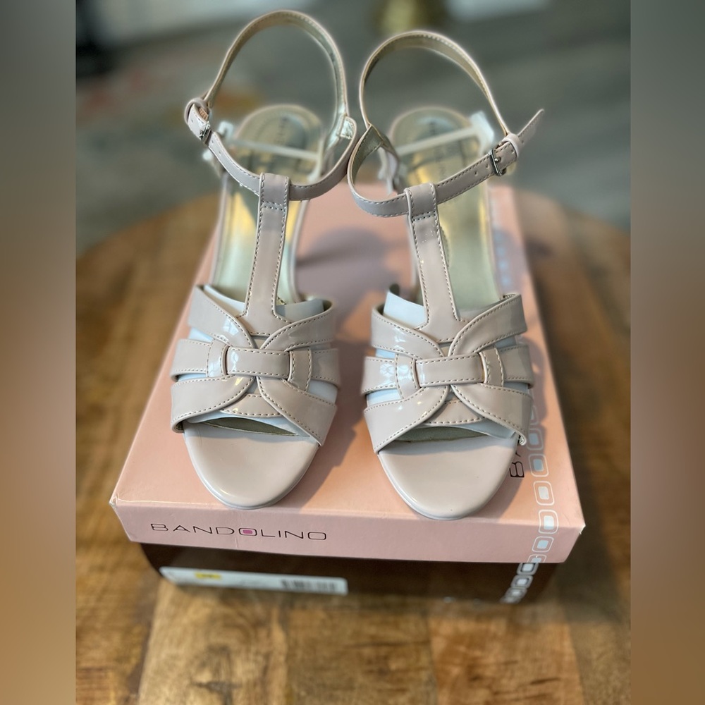 Bandolino Blush~ Size 8